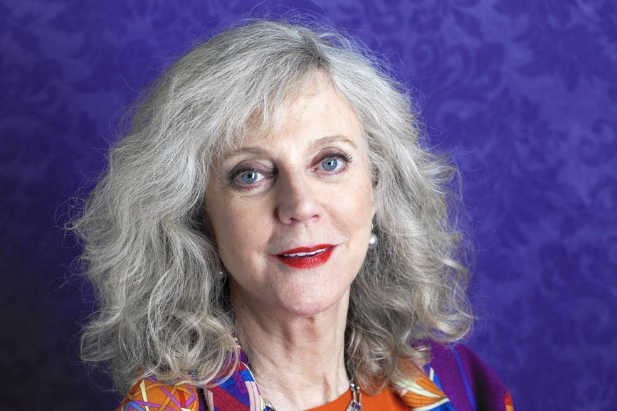 Blythe Danner, primo piano.