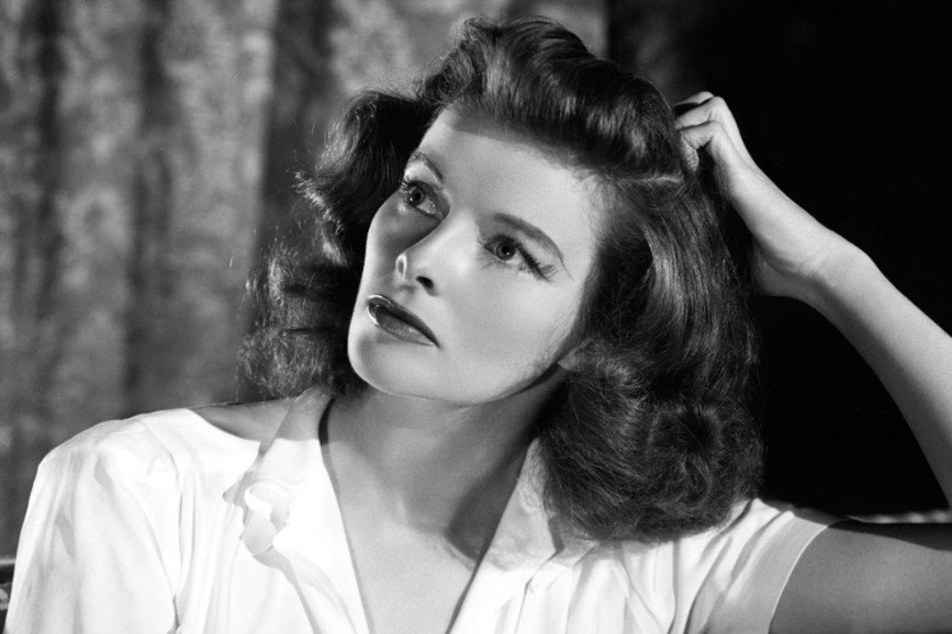 Katharine Hepburn distratta