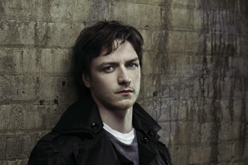 James McAvoy serioso