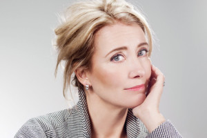 Emma Thompson sfondo grigio