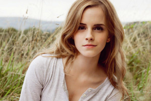 Emma Watson sfondo rurale