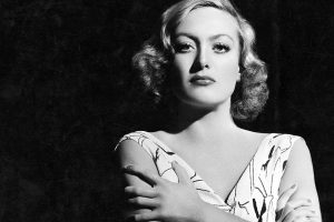 Joan Crawford braccia conserte