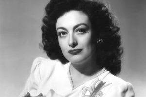 Joan Crawford capelli scuri