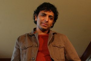 M. Night Shyamalan in uan scena di un suo film