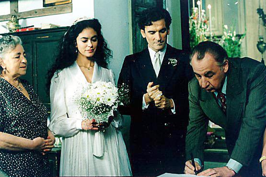 Maria Grazia Cucinotta Massimo Troisi Il postino