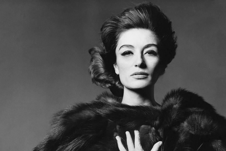 Anouk Aimée in posa