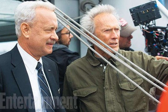 La nuova foto dal set di “Sully” con Tom Hanks e Clint Eastwood
