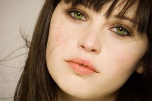 Felicity Jones biografia