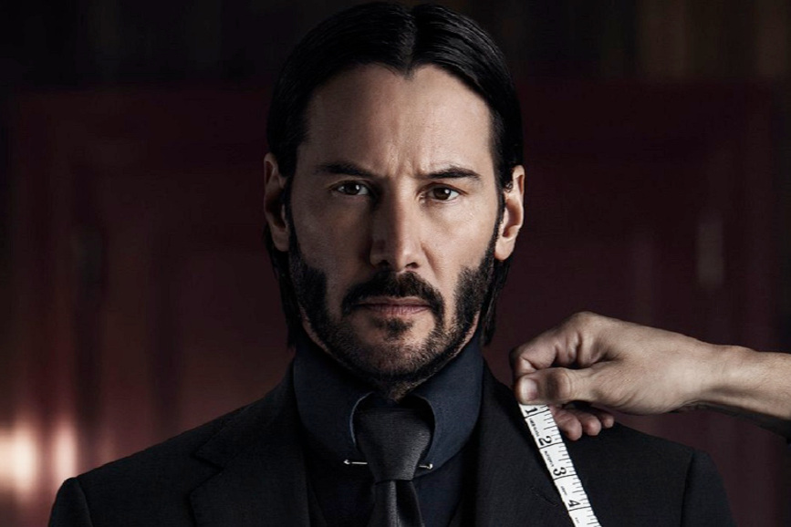 John Wick - Capitolo 2 l'assassino compra un completo in sartoria.