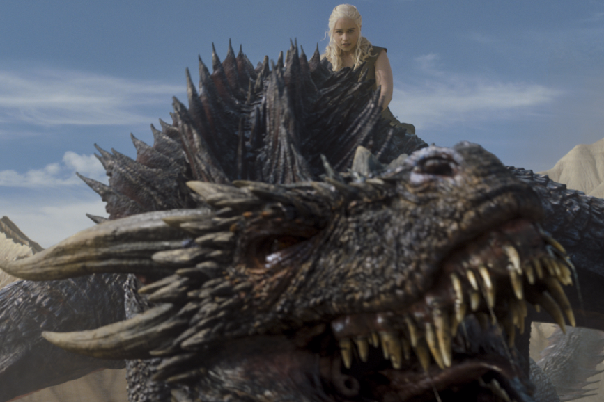 Daenerys e un drago, quest'ultimo sarà più grande in Game of Thrones 7