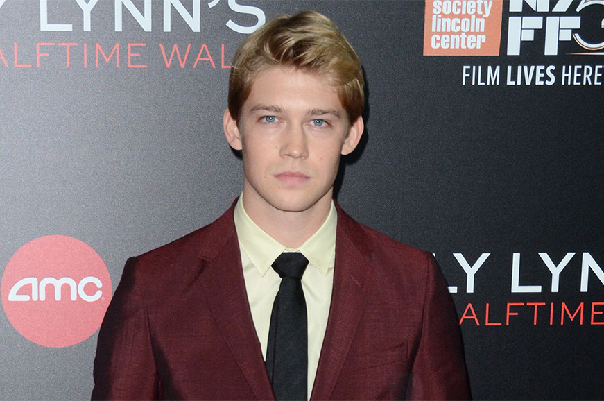 20170613 Joe Alwyn Copia