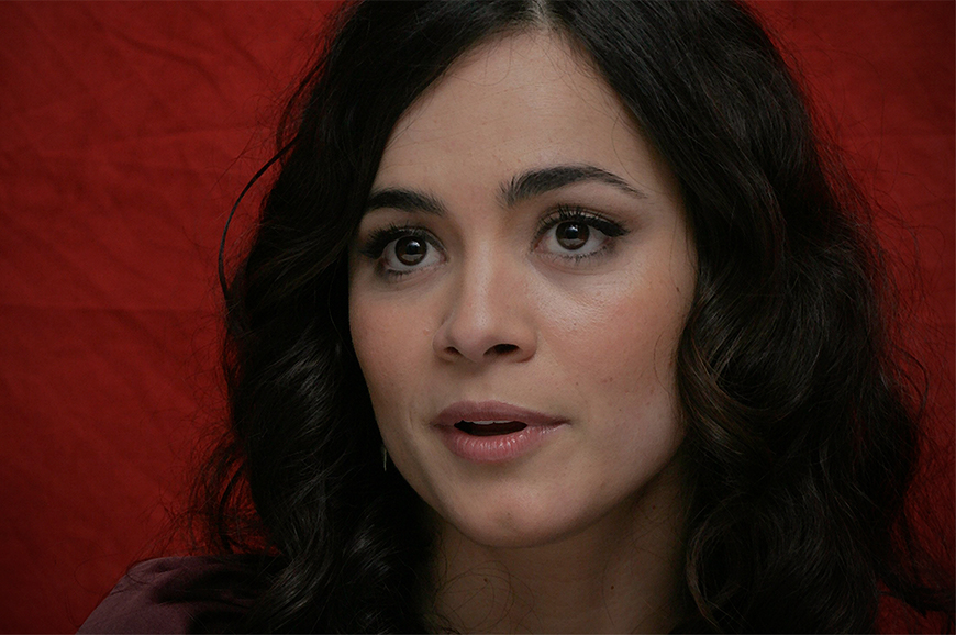 Alice Braga sostituisce Rosario Dawson