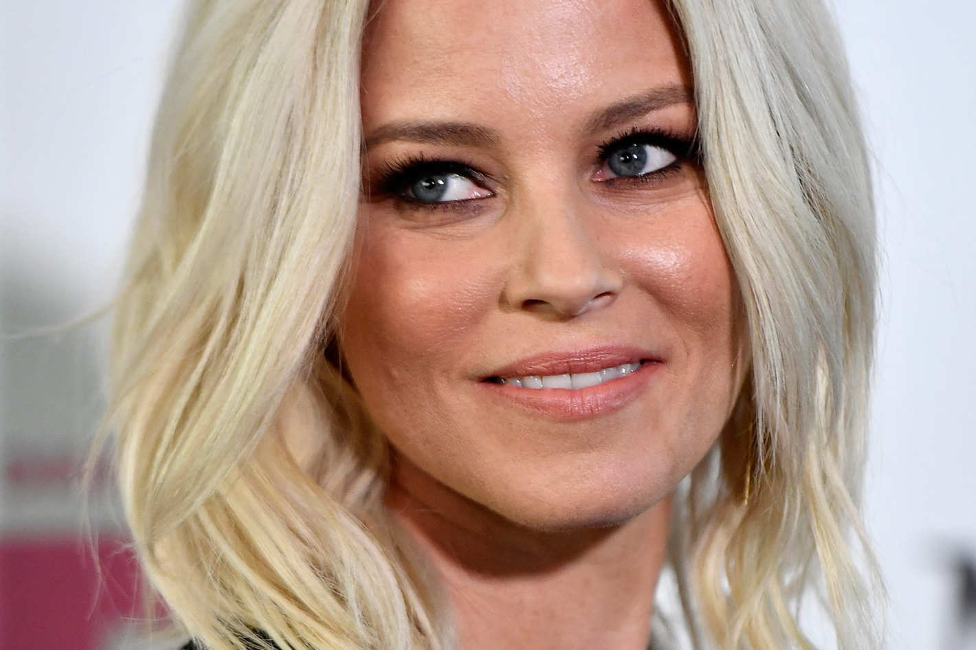 Elizabeth Banks torna alla regia con “Cocaine Bear”