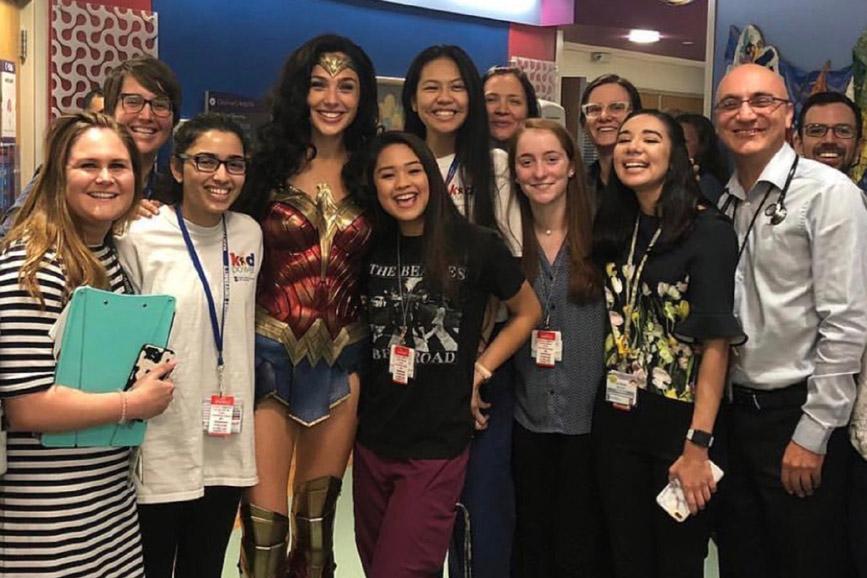 Wonder Woman visita ospedale pediatrico Gal Gadot alias Wonder Woman visita ospedale
