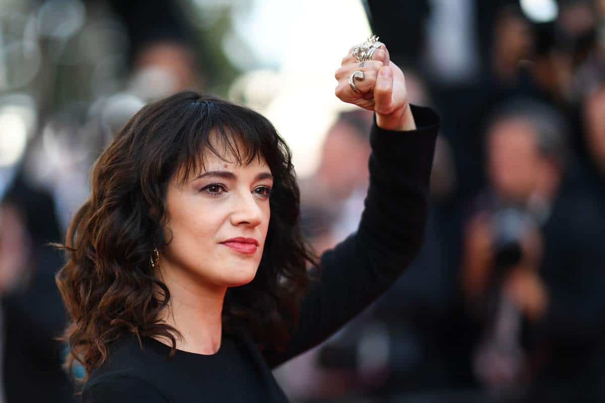 Asia Argento accusa il regista Rob Cohen di violenza sessuale