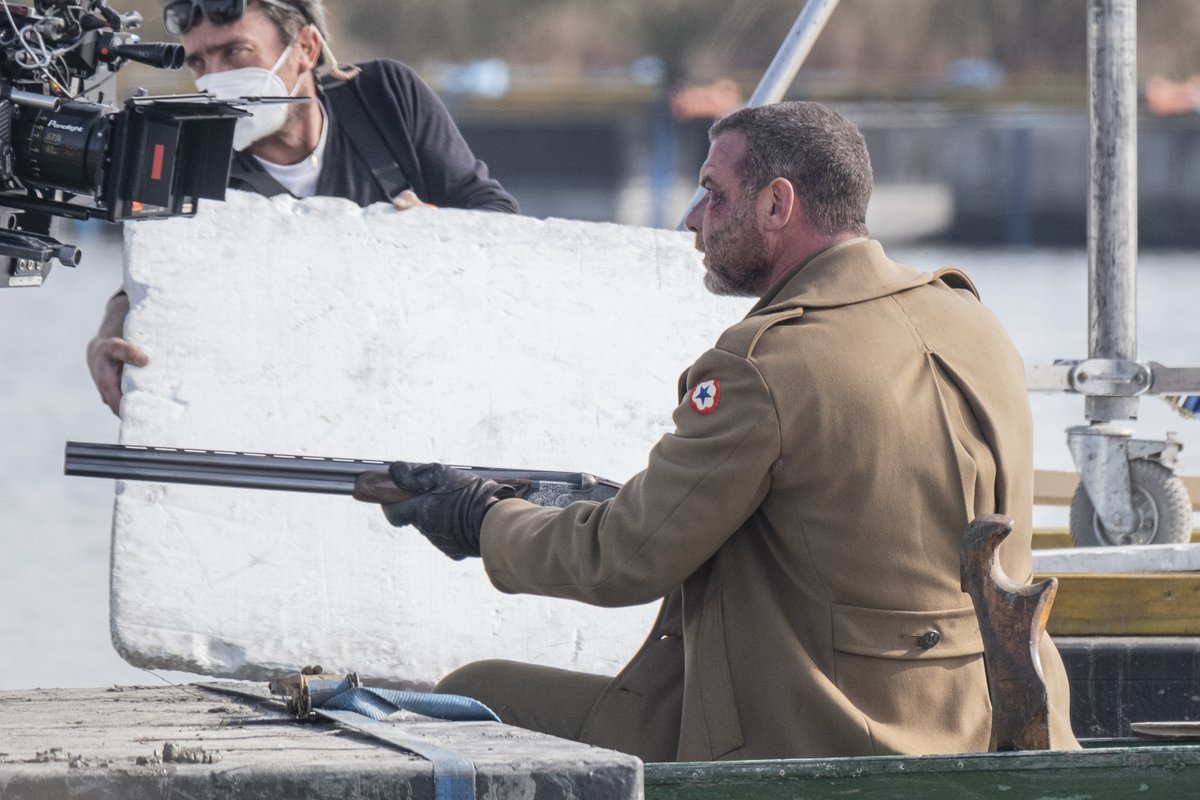 Liev Schreiber Across The River e Into The Trees