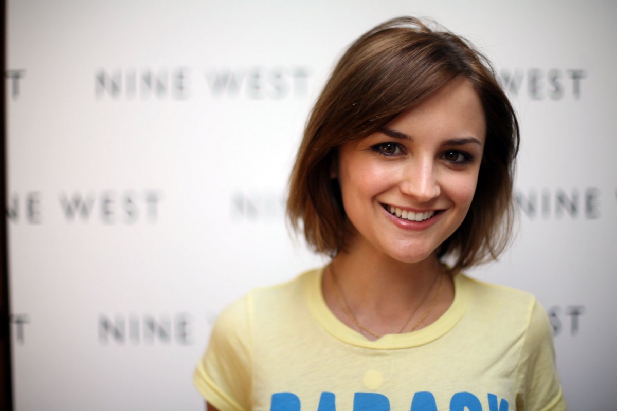 Rachael Leigh Cook reciterà nel film Netflix “A Tourist’s Guide to Love”