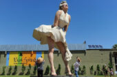 Marilyn Monroe : la statua gigante a Palm Springs suscita critiche: 