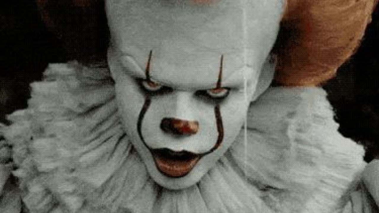 La scena di George che viene portato nel tombino da Pennywise in “It”è da brividi