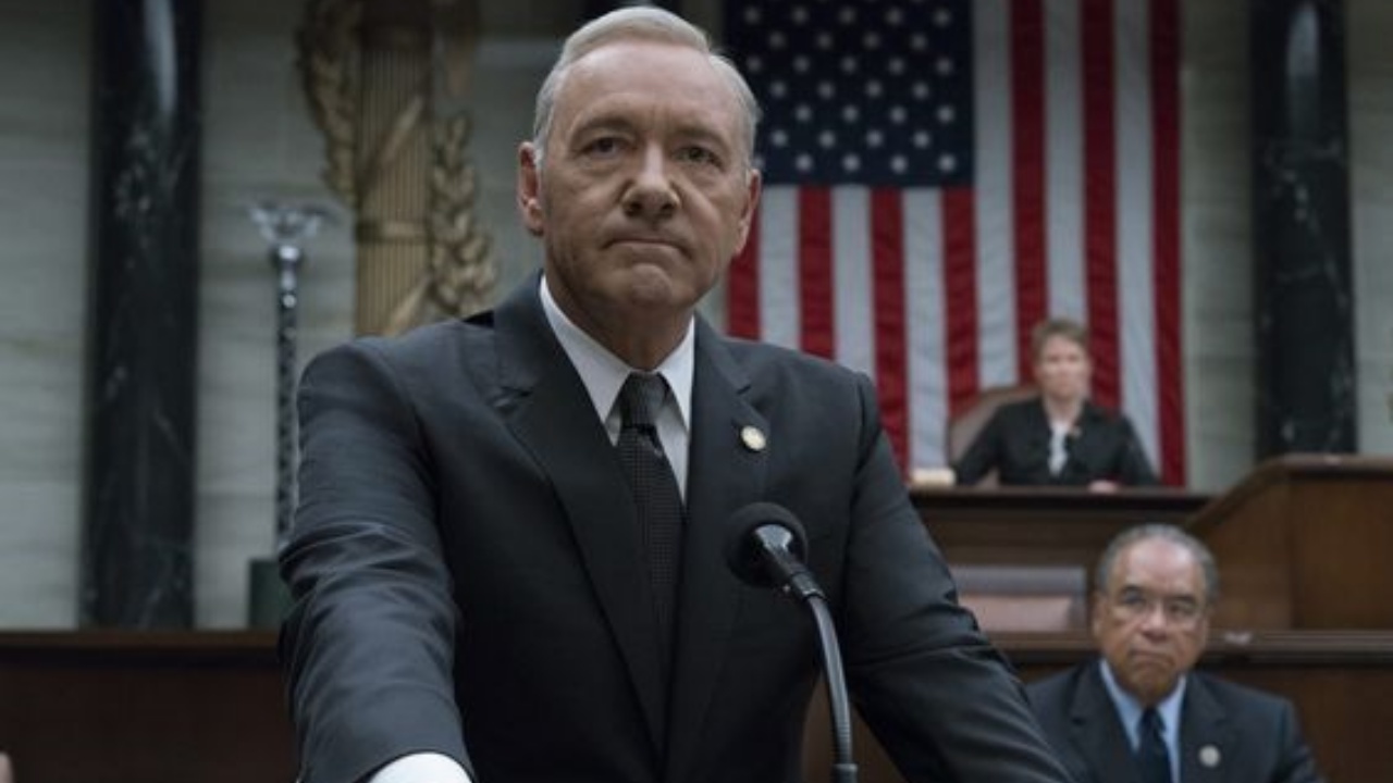 La scena d’apertura di “House of Cards” la dice lunga sull’immoralità del protagonista