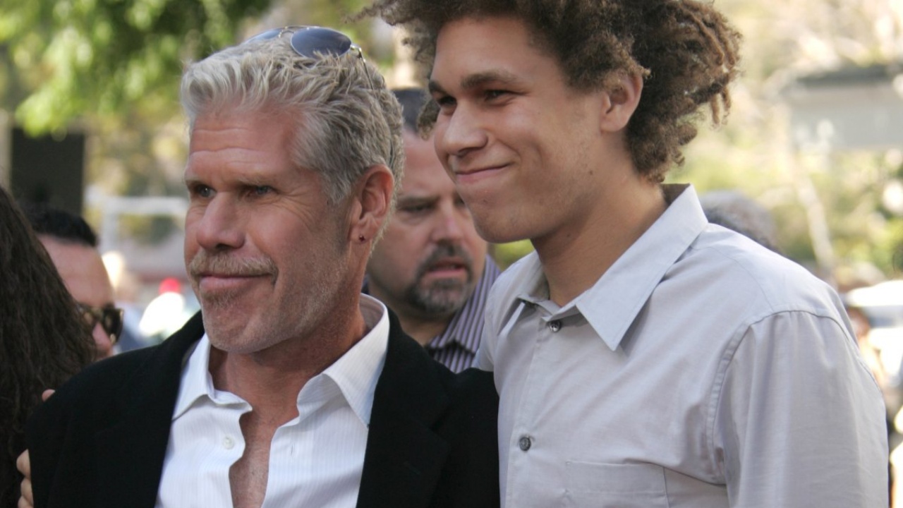 Conoscevate il figlio del celebre attore Ron Perlman? Ecco cosa sappiamo