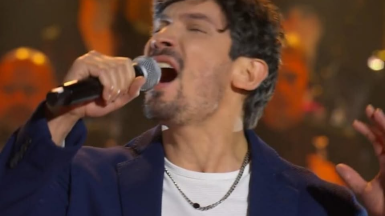 Pierdavide Carone incanta a ora o mai più nonostante le critiche di Donatella Rettore