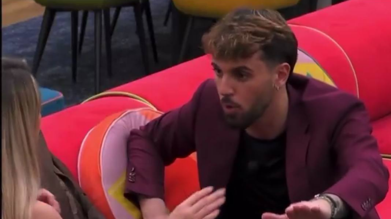 Alfonso D'Apice critica Zeudi Di Palma e invita Chiara Cainelli a pensare da sola