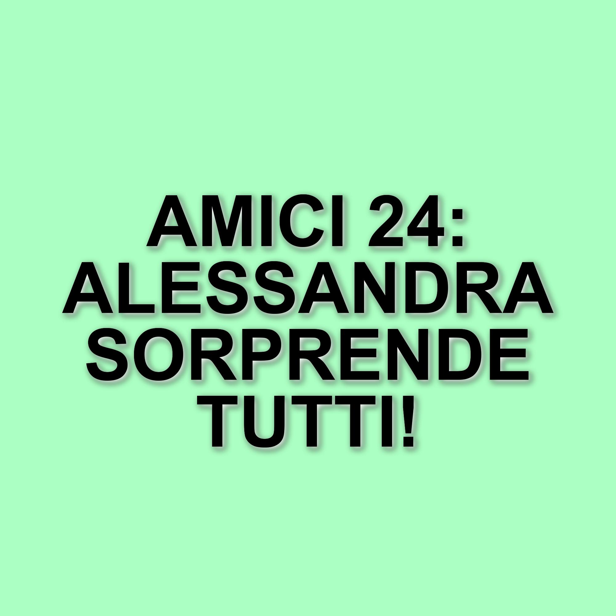 Amici 24: Alessandra Amoroso torna sul palco e annuncia la sua dolce attesa