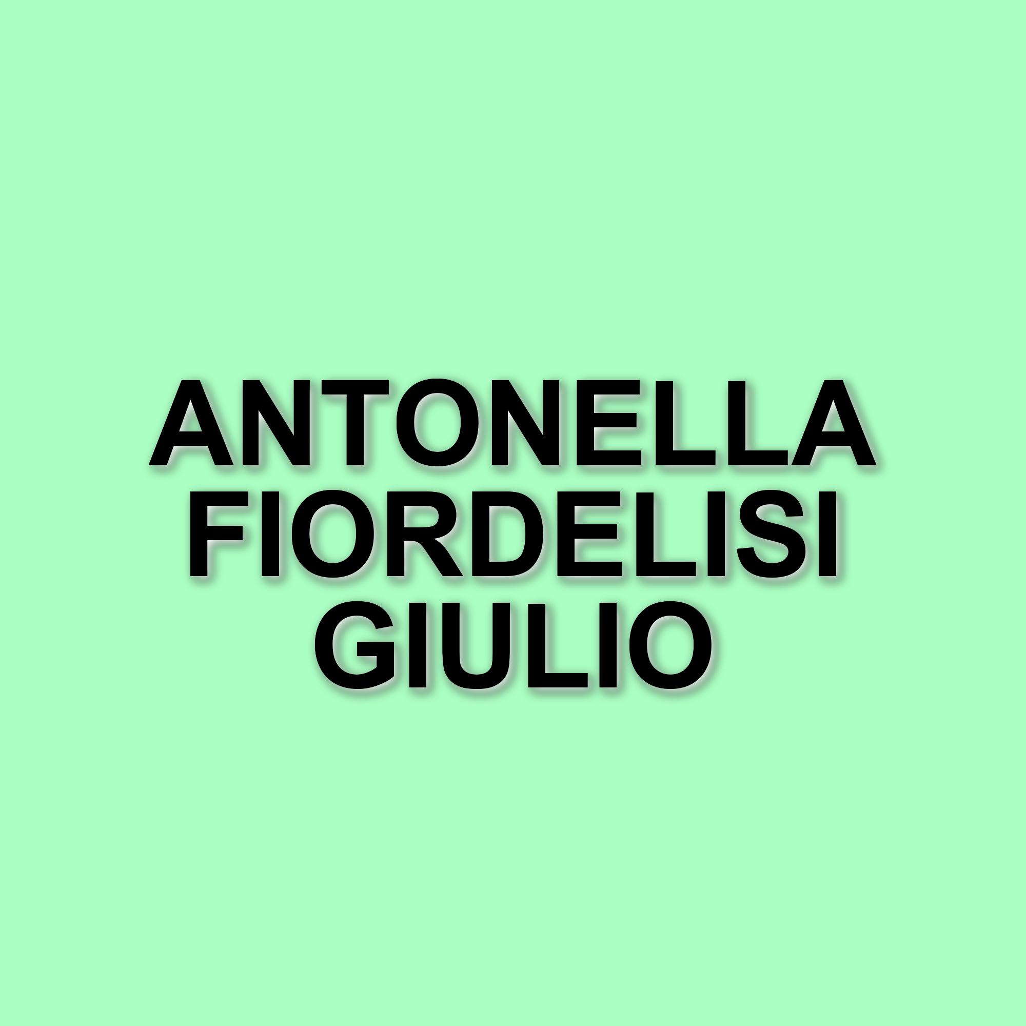 Antonella Fiordelisi e Giulio Fratini: una Pasqua romantica in Costa Azzurra