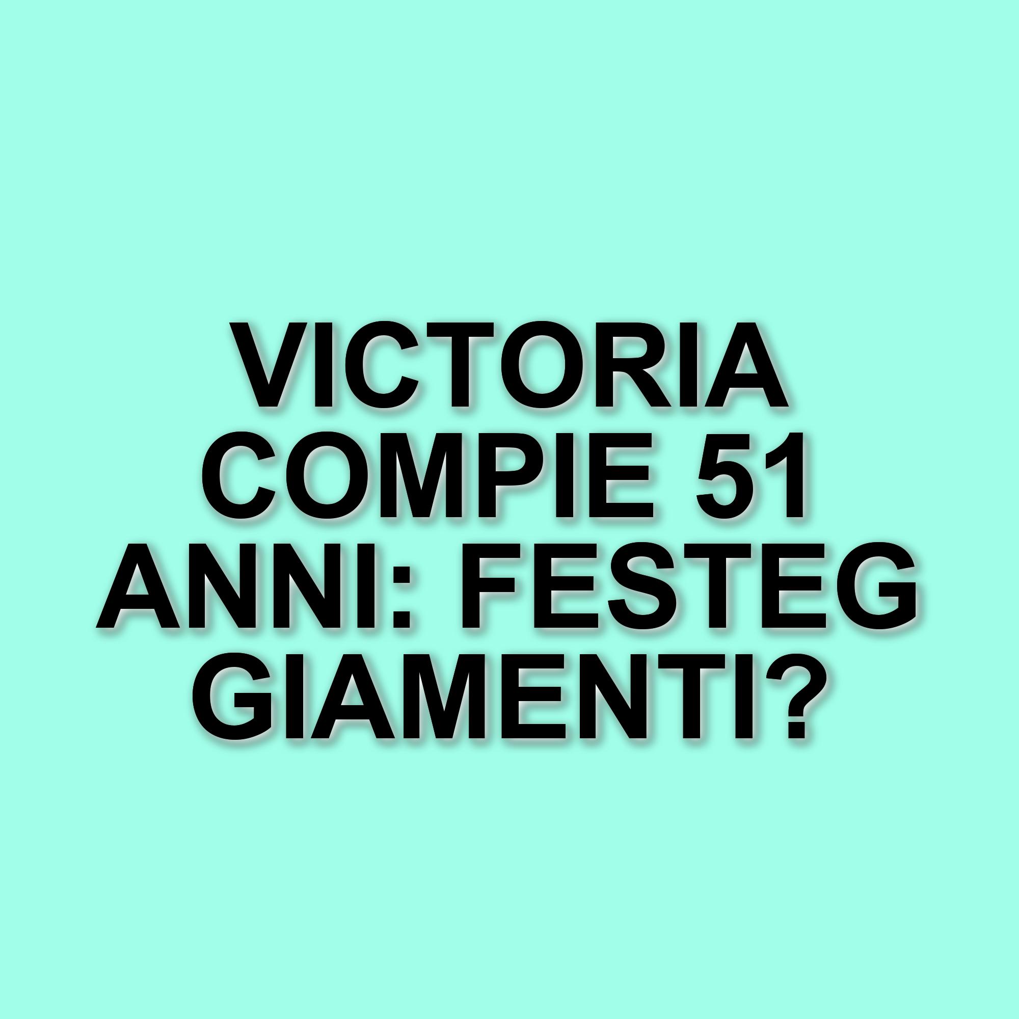 Victoria Beckham compie 51 anni: gli auguri speciali di David e i festeggiamenti in famiglia