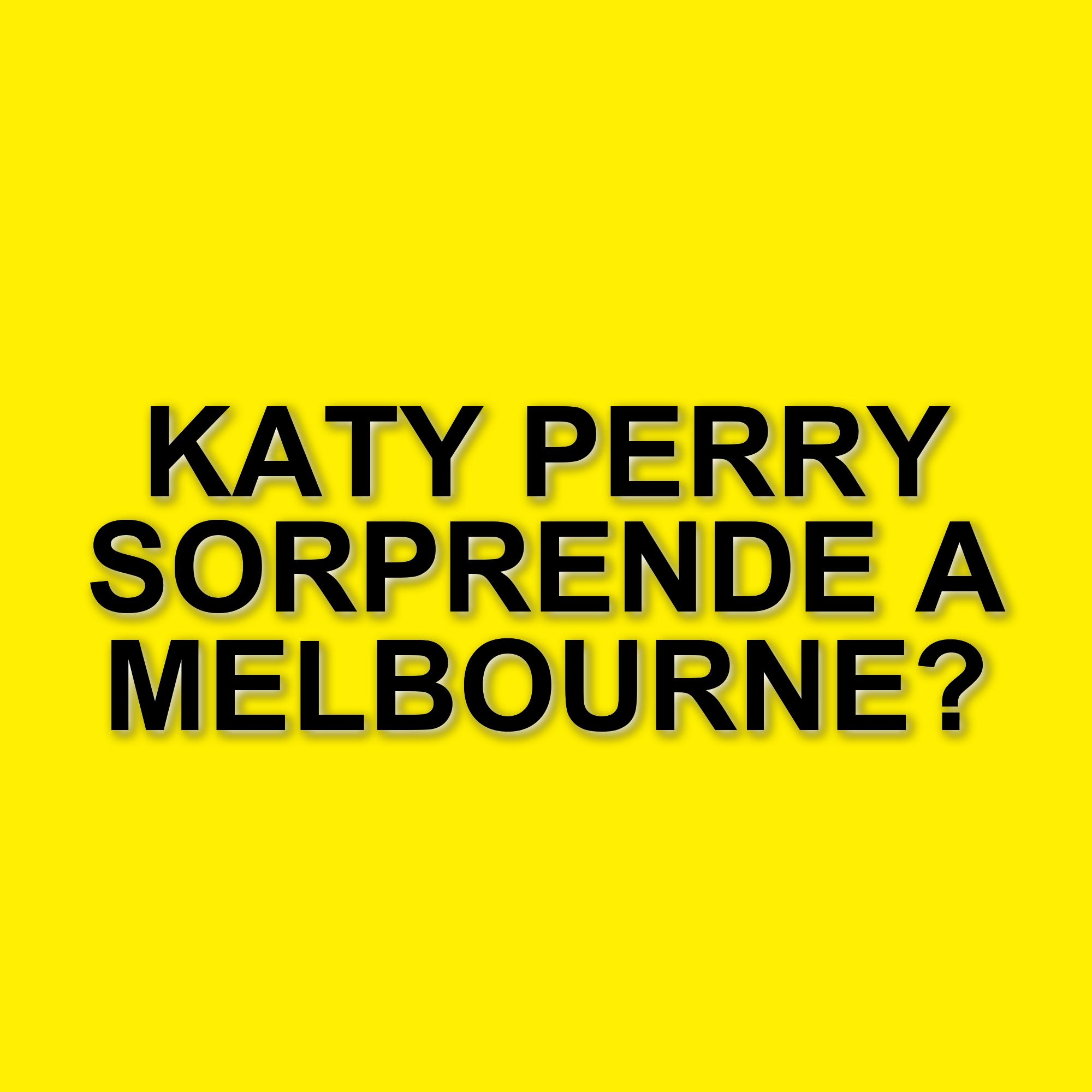 Katy Perry sorprende i fan in un club di Melbourne con un open bar a sue spese